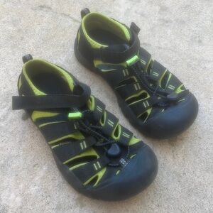 Keen Big Kids Newport H2 Water Sandal Black/Lime/Green Size 3